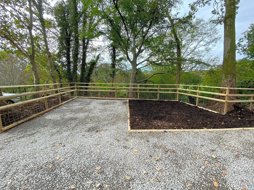 Fully-serviced hardstanding and grass touring pitch (super)
