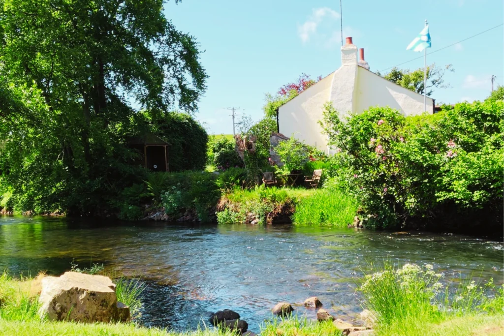 The Old Post Office Campsite - Fully-serviced Hardstanding and Grass Touring Pitch (super)
